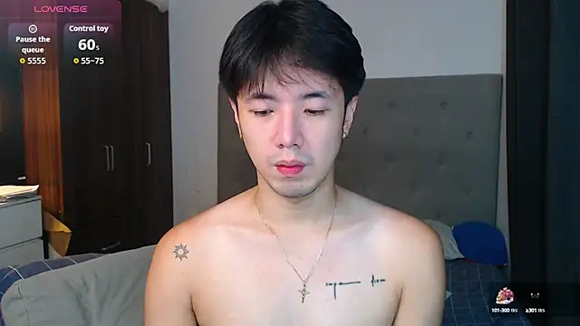 Snapshot of Addictiveboi chatting on October 10, 2025, 2:43 am Addictiveboi online show from October 10, 2025, 2:43 am