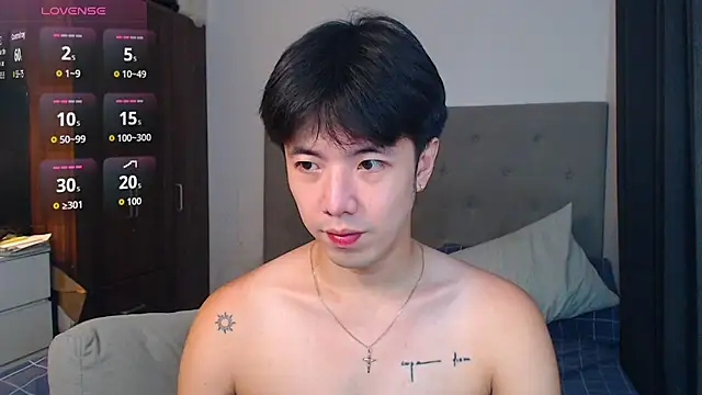 Snapshot of Addictiveboi chatting on October 11, 2025, 3:28 am Addictiveboi online show from October 11, 2025, 3:28 am