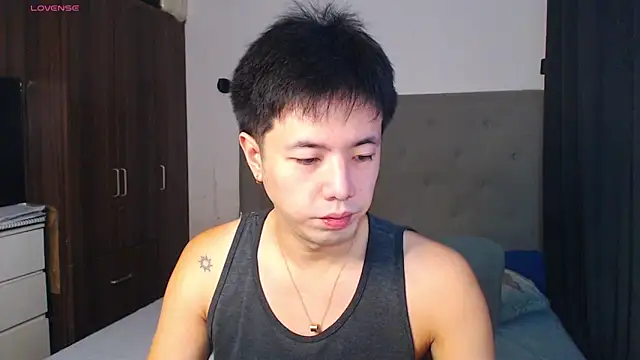 Addictiveboi online show from April 13, 2026, 4:29 am