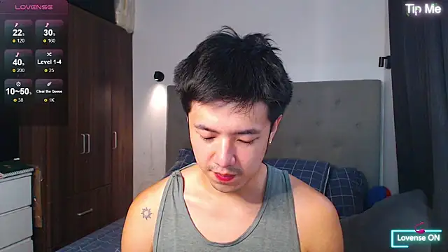 Snapshot of Addictiveboi chatting on April 24, 2026, 1:19 am Addictiveboi online show from April 24, 2026, 1:19 am