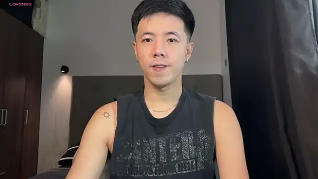 Snapshot of Addictiveboi chatting on April 30, 2026, 1:34 am Addictiveboi online show from April 30, 2026, 1:34 am