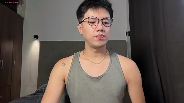 Snapshot of Addictiveboi chatting on May 6, 2026, 4:08 am Addictiveboi online show from May 6, 2026, 4:08 am