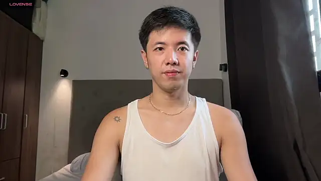 Snapshot of Addictiveboi chatting on May 20, 2026, 3:34 am Addictiveboi online show from May 20, 2026, 3:34 am