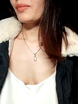 Hinna x online show from November 19, 2025, 2:39 pm