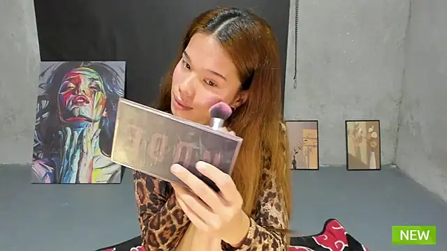 Snapshot of Colette_Thompson chatting on October 21, 2025, 2:51 pm Colette Thompson online show from October 21, 2025, 2:51 pm