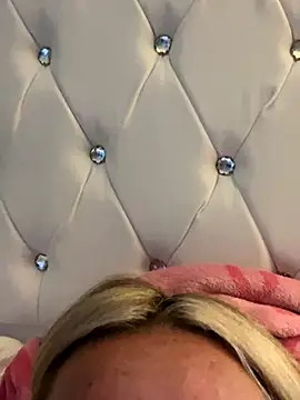 EllieMaeBaby online show from October 3, 2025, 2:58 pm