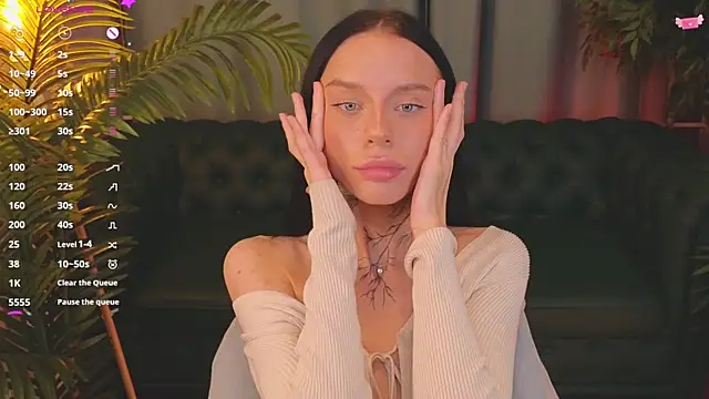 Snapshot of livia_starwars chatting on November 15, 2025, 10:04 pm livia starwars online show from November 15, 2025, 10:04 pm