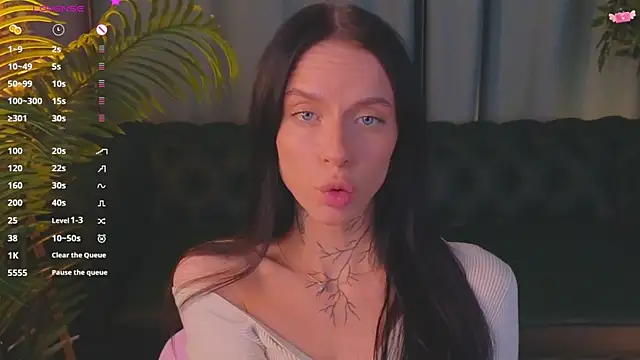 Snapshot of livia_starwars chatting on November 16, 2025, 9:53 pm livia starwars online show from November 16, 2025, 9:53 pm