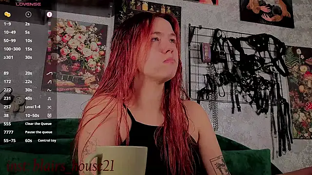 Snapshot of the_high_priestess chatting on October 18, 2025, 6:37 am the high priestess online show from October 18, 2025, 6:37 am