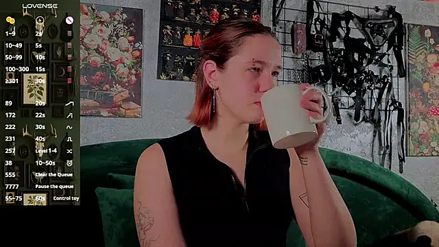 Snapshot of the_high_priestess chatting on November 28, 2025, 3:09 am the high priestess online show from November 28, 2025, 3:09 am