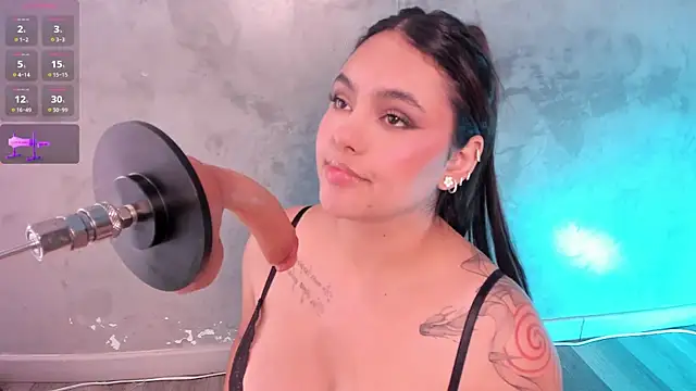 spicymonroe online show from July 15, 2026, 4:23 pm