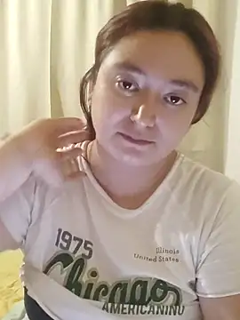 Snapshot of Anaa_Rose chatting on February 12, 2026, 11:00 pm Anaa Rose online show from February 12, 2026, 11:00 pm