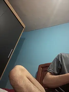 Snapshot of Sebas34_ chatting on February 13, 2026, 5:03 am Sebas34 online show from February 13, 2026, 5:03 am