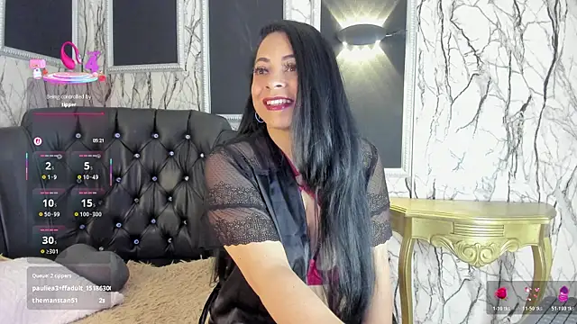 adelinemoretti online show from November 12, 2025, 7:13 pm