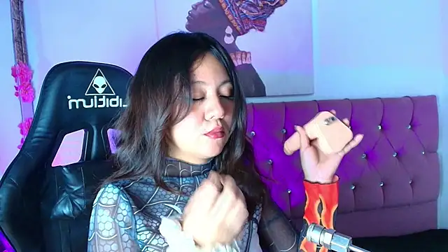 catalina santana20 online show from November 21, 2025, 8:51 pm