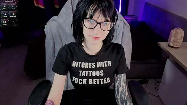 Snapshot of HazelTompson chatting on February 22, 2026, 3:43 pm HazelTompson online show from February 22, 2026, 3:43 pm