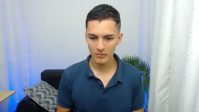 Snapshot of Matiius18 chatting on October 8, 2025, 2:14 pm Matiius18 online show from October 8, 2025, 2:14 pm