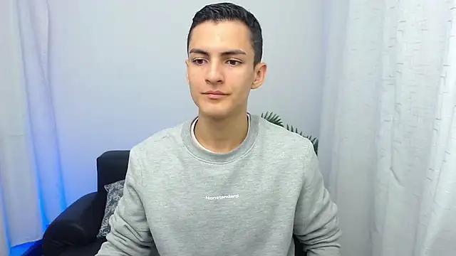 Matiius18 online show from November 20, 2025, 2:06 pm