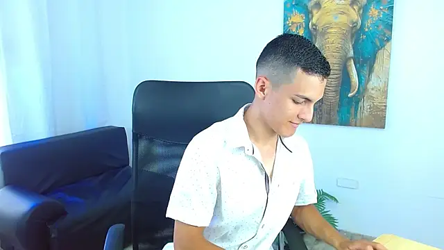 Matiius18 online show from May 4, 2026, 1:51 pm