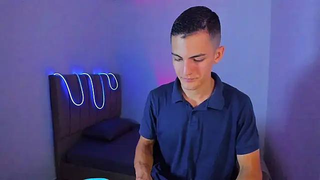 Snapshot of Matiius18 chatting on July 18, 2026, 4:11 pm Matiius18 online show from July 18, 2026, 4:11 pm