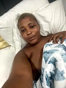 Snapshot of BQueen223 chatting on January 16, 2026, 11:53 pm BQueen223 online show from January 16, 2026, 11:53 pm