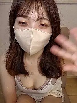 Snapshot of Sakura-japanese- chatting on April 15, 2026, 12:28 am Sakura-japanese- online show from April 15, 2026, 12:28 am