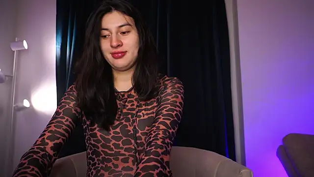 Snapshot of Auralea chatting on December 5, 2025, 4:10 am Auralea online show from December 5, 2025, 4:10 am