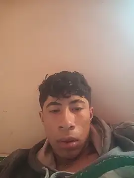 Snapshot of Rolito69 chatting on September 13, 2025, 5:46 pm Rolito69 online show from September 13, 2025, 5:46 pm