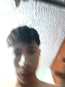 Snapshot of Rolito69 chatting on October 29, 2025, 6:20 pm Rolito69 online show from October 29, 2025, 6:20 pm