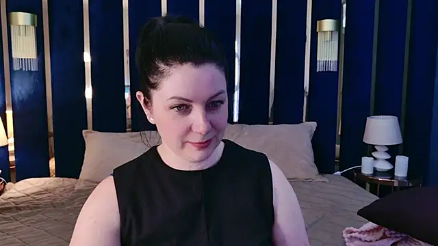 Snapshot of Nina_Stane chatting on June 20, 2026, 5:43 am Nina Stane online show from June 20, 2026, 5:43 am