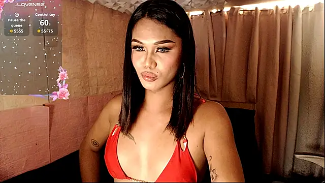 Snapshot of sweet_lucyyy chatting on September 23, 2025, 6:00 pm sweet lucyyy online show from September 23, 2025, 6:00 pm