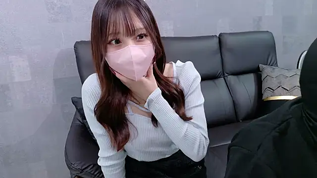 Snapshot of xMomosuke chatting on November 8, 2025, 1:33 pm xMomosuke online show from November 8, 2025, 1:33 pm