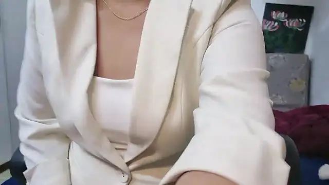 MichiLovely online show from December 15, 2025, 3:27 pm