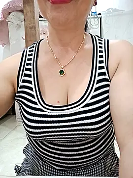 Kim-Anhh online show from October 1, 2025, 2:23 pm