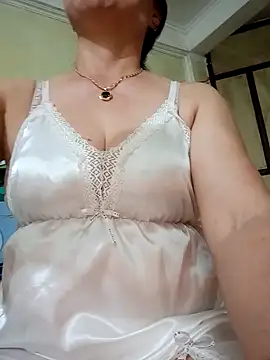 Kim-Anhh online show from October 9, 2025, 7:50 am