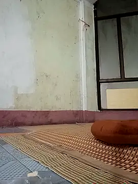 Kim-Anhh online show from October 17, 2025, 1:53 am