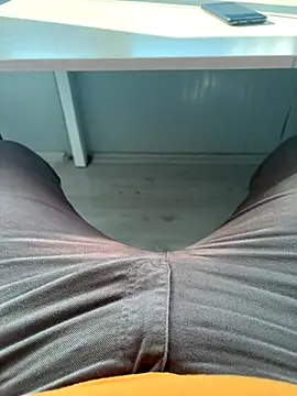 Snapshot of Burak6850 chatting on November 18, 2025, 10:20 am Burak6850 online show from November 18, 2025, 10:20 am