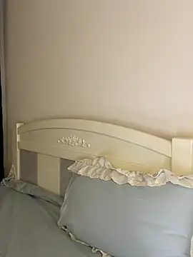 Ella-A9 online show from November 1, 2025, 3:25 pm