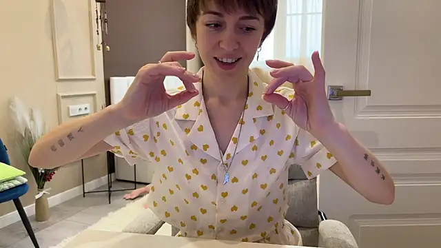 Snapshot of daniellia_ chatting on February 2, 2026, 10:36 am daniellia online show from February 2, 2026, 10:36 am