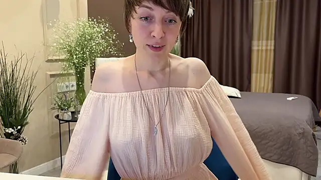 daniellia  online show from May 10, 2026, 5:51 pm