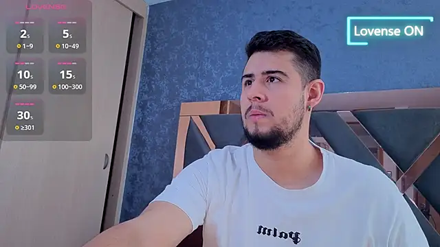 Snapshot of ryan_evanss chatting on October 21, 2025, 12:39 pm ryan evanss online show from October 21, 2025, 12:39 pm