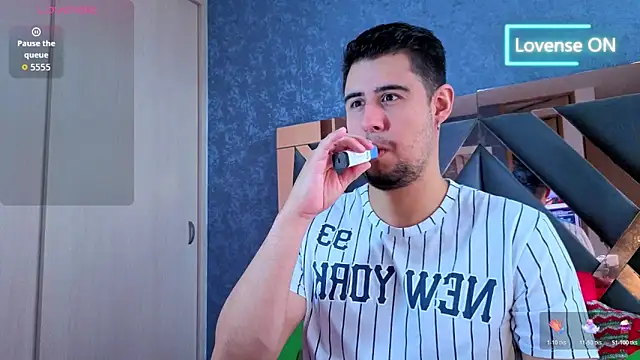 Snapshot of ryan_evanss chatting on November 23, 2025, 12:49 pm ryan evanss online show from November 23, 2025, 12:49 pm