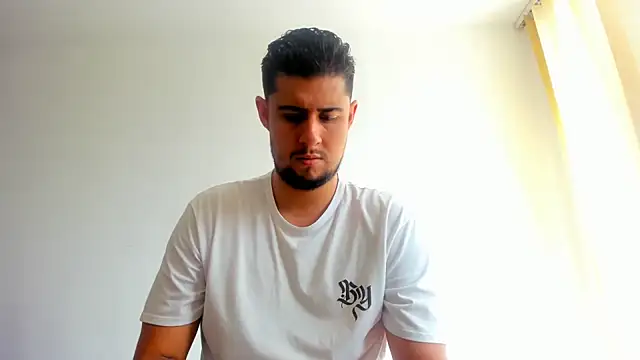 Snapshot of ryan_evanss chatting on December 14, 2025, 4:01 pm ryan evanss online show from December 14, 2025, 4:01 pm