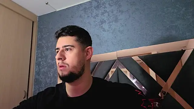 Snapshot of ryan_evanss chatting on December 18, 2025, 9:59 am ryan evanss online show from December 18, 2025, 9:59 am