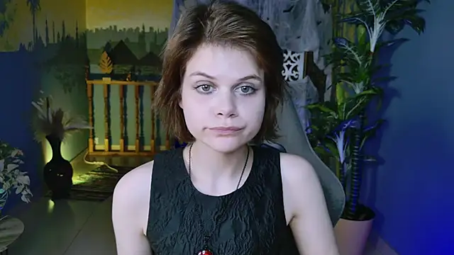 Snapshot of EllieMurler chatting on October 31, 2025, 2:07 pm EllieMurler online show from October 31, 2025, 2:07 pm