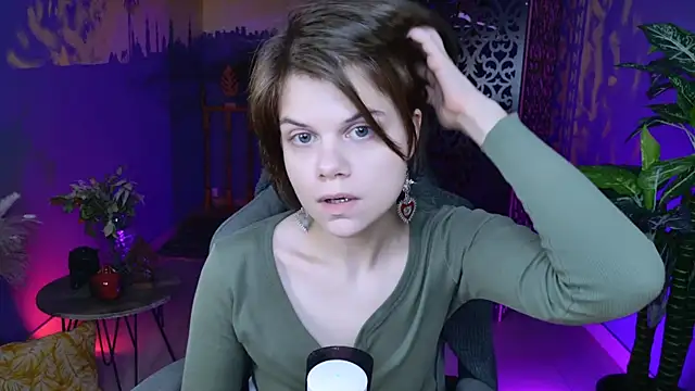 Snapshot of EllieMurler chatting on November 12, 2025, 9:10 am EllieMurler online show from November 12, 2025, 9:10 am