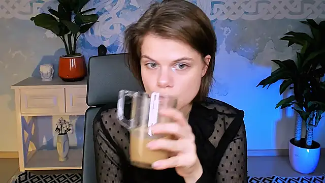 Snapshot of EllieMurler chatting on November 28, 2025, 9:12 am EllieMurler online show from November 28, 2025, 9:12 am