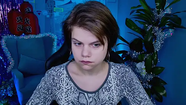 Snapshot of EllieMurler chatting on December 18, 2025, 9:04 am EllieMurler online show from December 18, 2025, 9:04 am