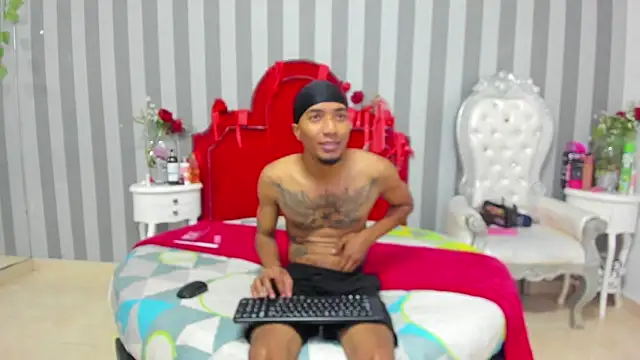 Snapshot of CaroyAndy chatting on March 19, 2026, 12:31 pm CaroyAndy online show from March 19, 2026, 12:31 pm