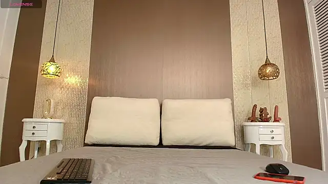 Snapshot of Tiifany_Baker chatting on November 18, 2025, 7:51 pm Tiifany Baker online show from November 18, 2025, 7:51 pm